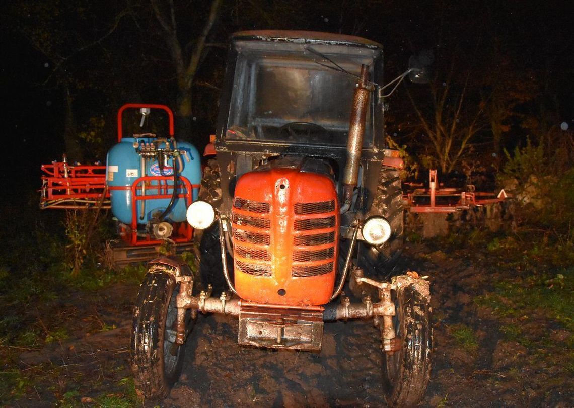 46-latek miał aż 2 promile alkoholu w organizmie, a mimo to kierował ciągnikiem rolniczym.