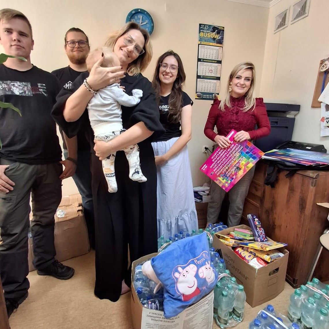 Młodzież Wszechpolska Zamość zebrała dary dla dzieci z domów dziecka „Z sercem dla dzieci” – to było hasło zamojskiej zbiórki dla domów dziecka.