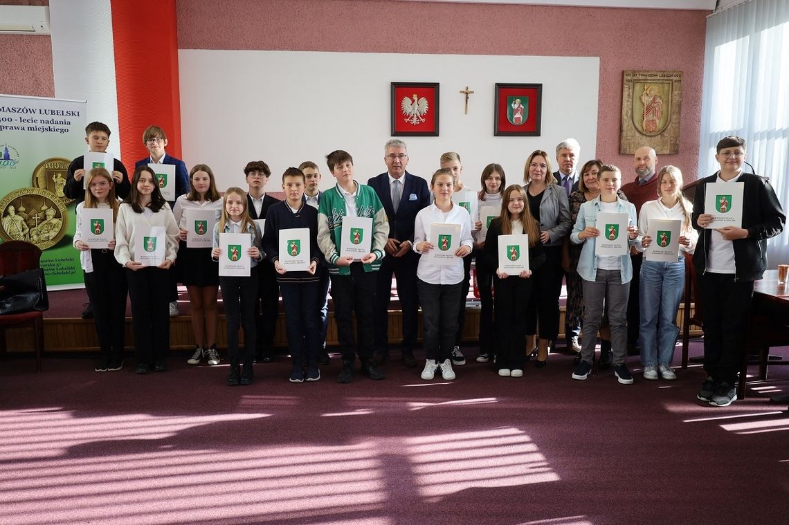 6 listopada w Urzędzie Miasta Tomaszów Lubelski odbyło się pierwsze posiedzenie Młodzieżowej Rady Miasta.