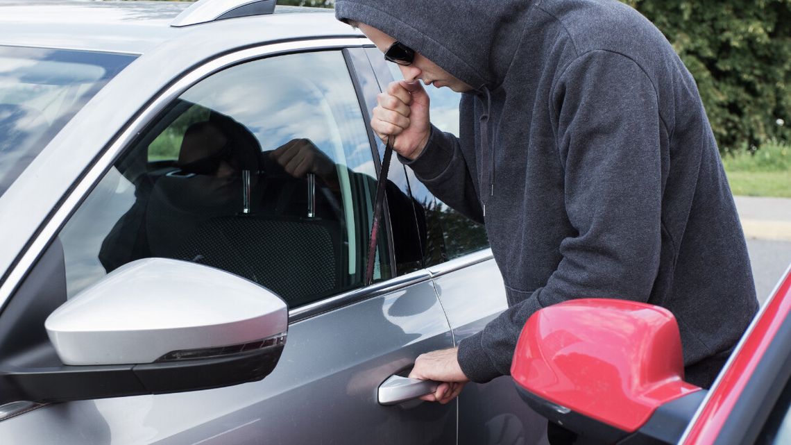 Z powodu kradzieży w 2025 r. wyrejestrowano w Polsce 4751 pojazdów osobowych i dostawczych