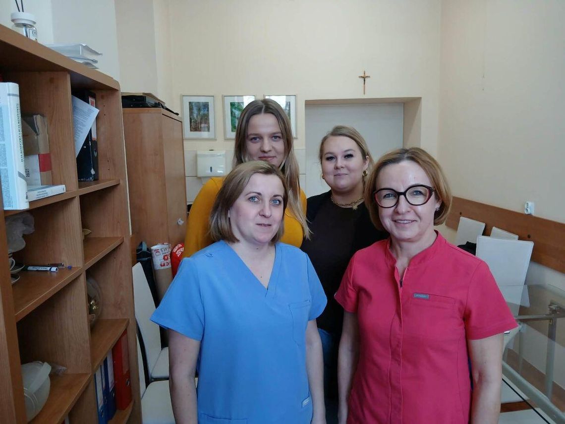 Agnieszka Szymańska, Kinga Miszczak i Beata Rusinek oraz ordynator Renata Kasza (pierwsza z prawej) wierzą, że akcja przyniesie zamierzony skutek.