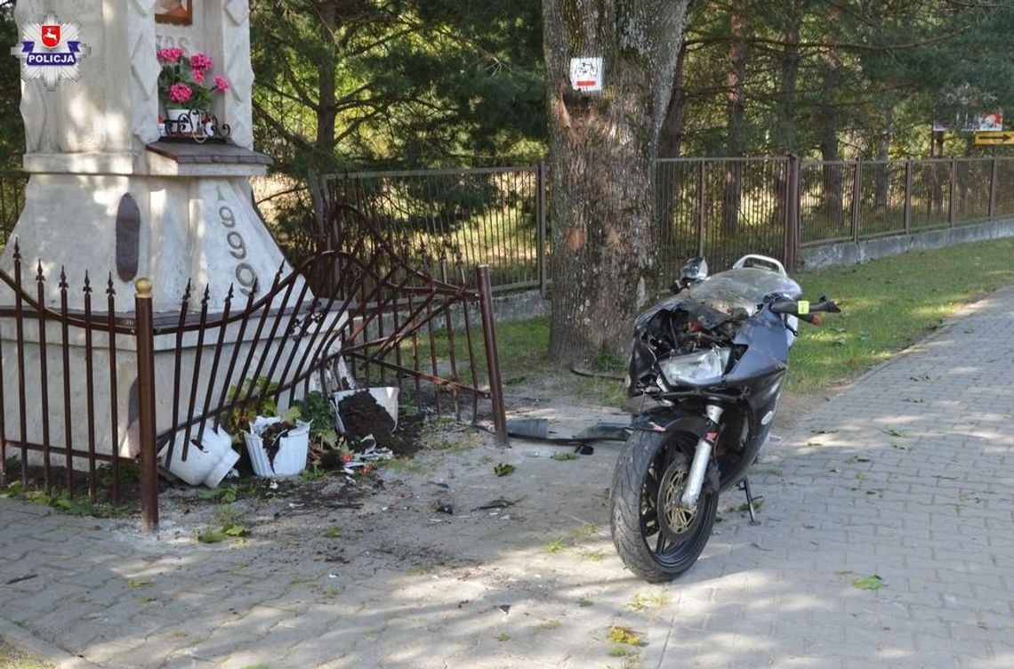 Motocyklem w kapliczkę. 27-latek trafił do szpitala