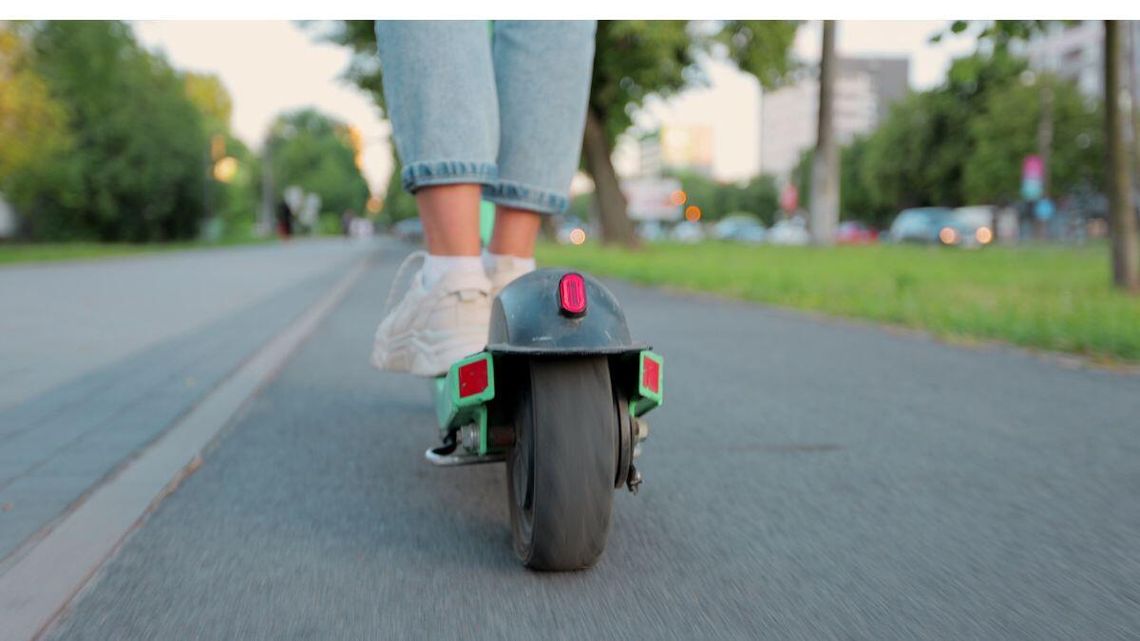 Karta rowerowa potwierdza umiejętności poruszania się nie tylko rowerem, ale wszystkimi UTO (urządzeniami transportu osobistego) jak deskorolki i longboardy elektryczne, segwaye, monocykle. Na liście są także hulajnogi i e-hulajnogi.