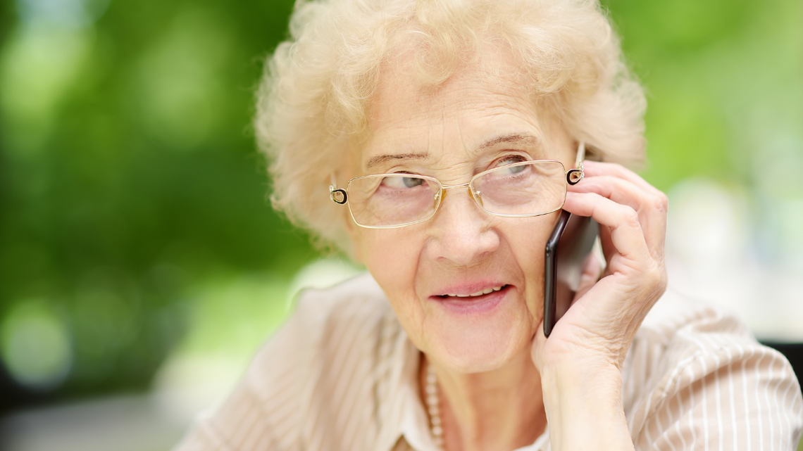 Telefon jest anonimowy, ale informacja stawia na równe nogi. Dotyczy zadłużeniu i kredytu we frankach. Kiedy oddzwaniamy, numer jest nieosiągalny.