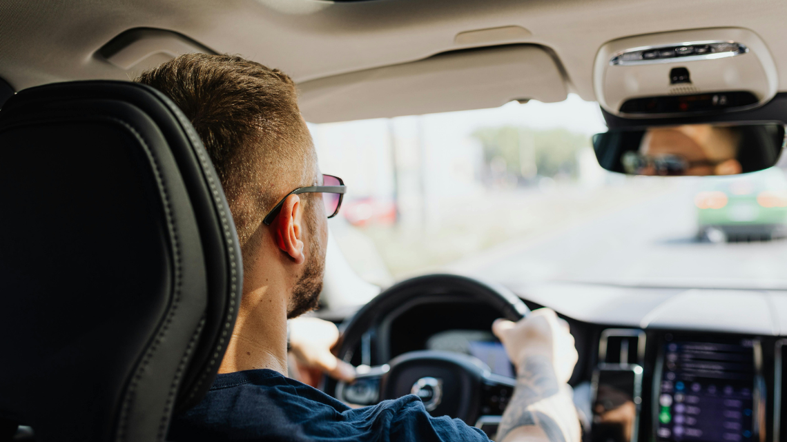 Program NaszEauto jest efektem wynegocjowanej z Komisją Europejską pierwszej rewizji KPO – dopłaty do zakupu e-aut zastąpiły poprzedni tzw. kamień milowy KPO, czyli wdrożenie w Polsce podatku od aut spalinowych.