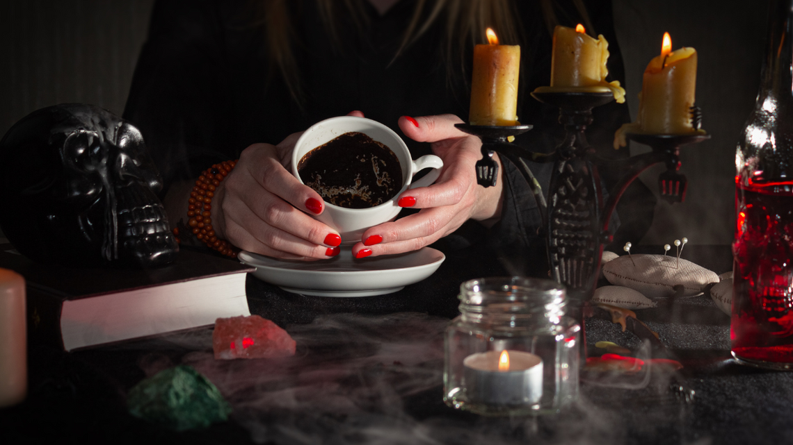 – Brak wiedzy tworzy przestrzeń dla szarlatanów i manipulacji, np. ze strony środowisk antyszczepionkowych. Jeśli nie zaczniemy edukować młodzieży, będziemy dalej ponosić konsekwencje społeczne i ekonomiczne – przekonuje dr Michał Sutkowski, lekarz specjalista chorób wewnętrznych.