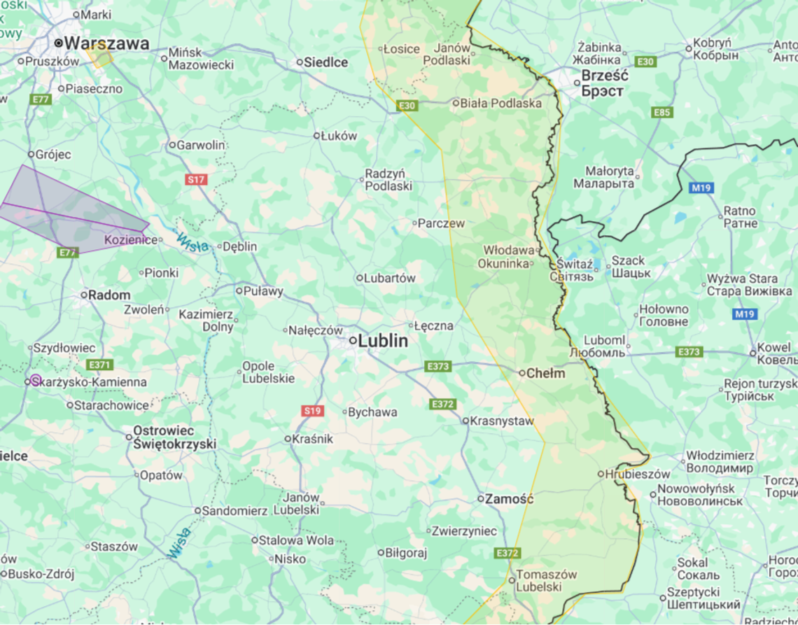 Zgody na pojedyncze loty będą wydawane wyłącznie w wyjątkowych sytuacjach, np. podczas akcji ratunkowych, klęsk żywiołowych czy działań związanych z ochroną infrastruktury krytycznej – po wcześniejszej koordynacji z Dyżurną Służbą Operacyjną Centrum Operacji Powietrznych