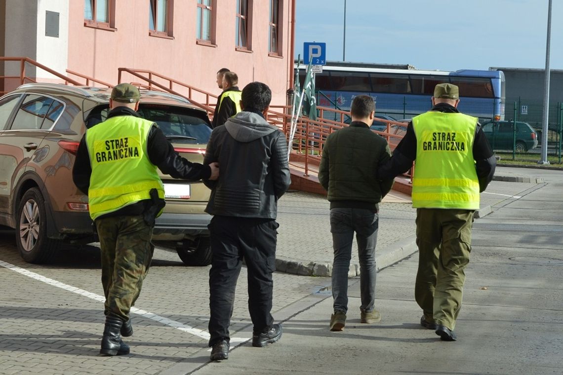 Nielegalnie przekroczyli granicę. Turcy i Łotysz zatrzymani