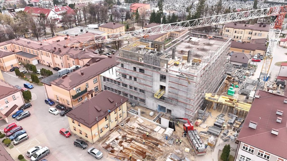 Budowa Centralnego Bloku Operacyjnego w Tomaszowie Lubelskim.