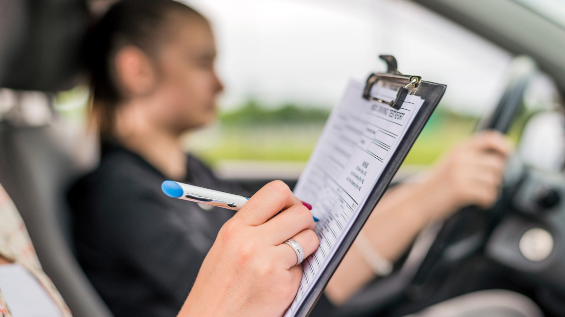 Pod koniec grudnia ubiegłego roku do państwowej bazy pytań egzaminacyjnych na prawo jazdy trafiła nowość – test percepcji ryzyka.