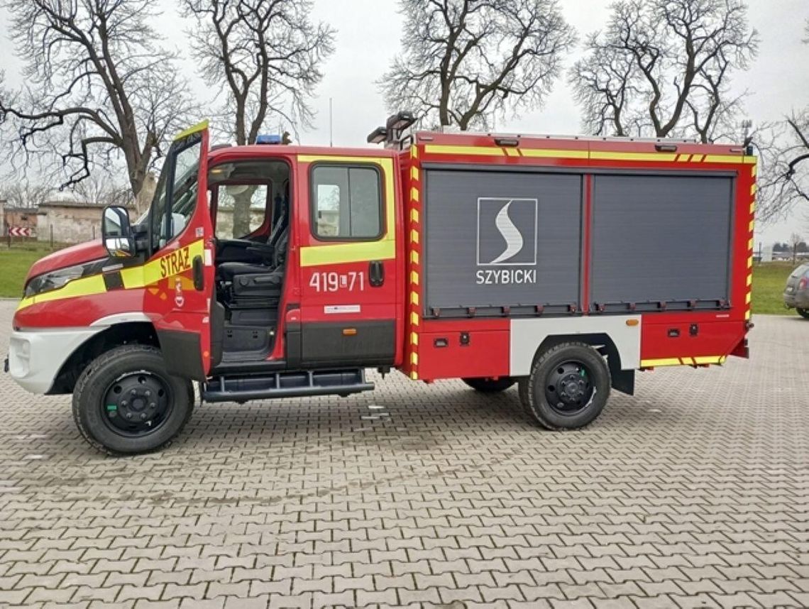 Nowy wóz strażacki dla druhów z Dołhobyczowa.