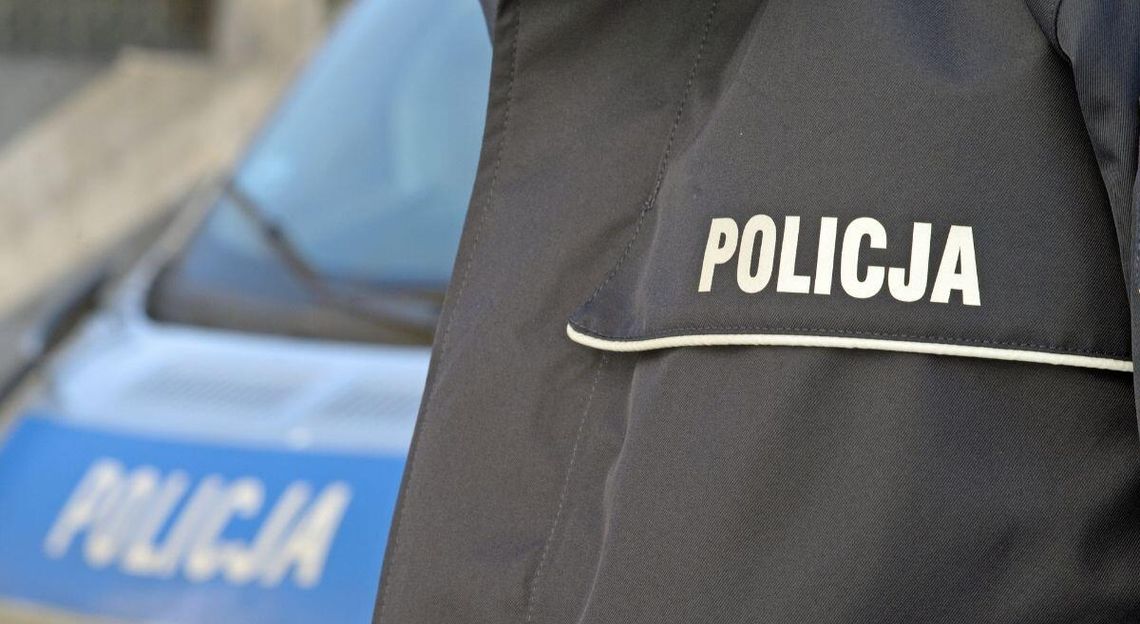 Dramatyczna interwencja policji pod Poznaniem. Agresywny mężczyzna zaatakował policjantkę nożem. Napastnik został zastrzelony przez jej partnera z patrolu.