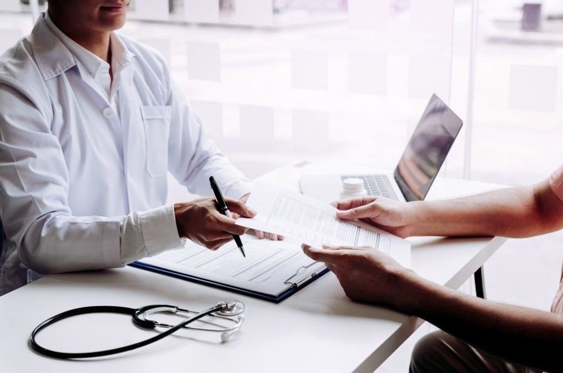 Centralna e-rejestracja, nowe szczepienia i zmiany w L4 – od 2026 roku pacjenci teoretycznie zyskują kolejne udogodnienia.