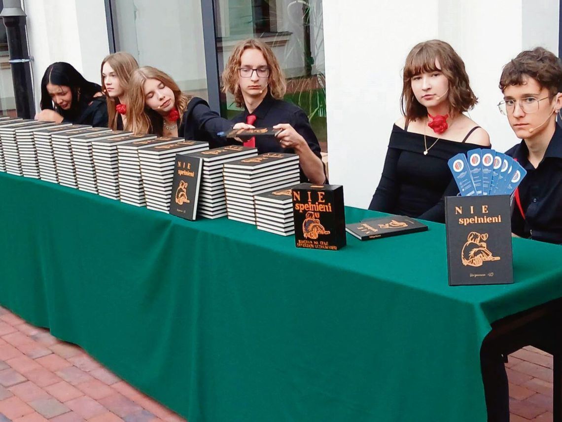 W zeszłym roku utalentowani licealiści wydali tomik „NIEspełnieni”. Premiera ich kolejnego zbioru odbędzie się 5 września.