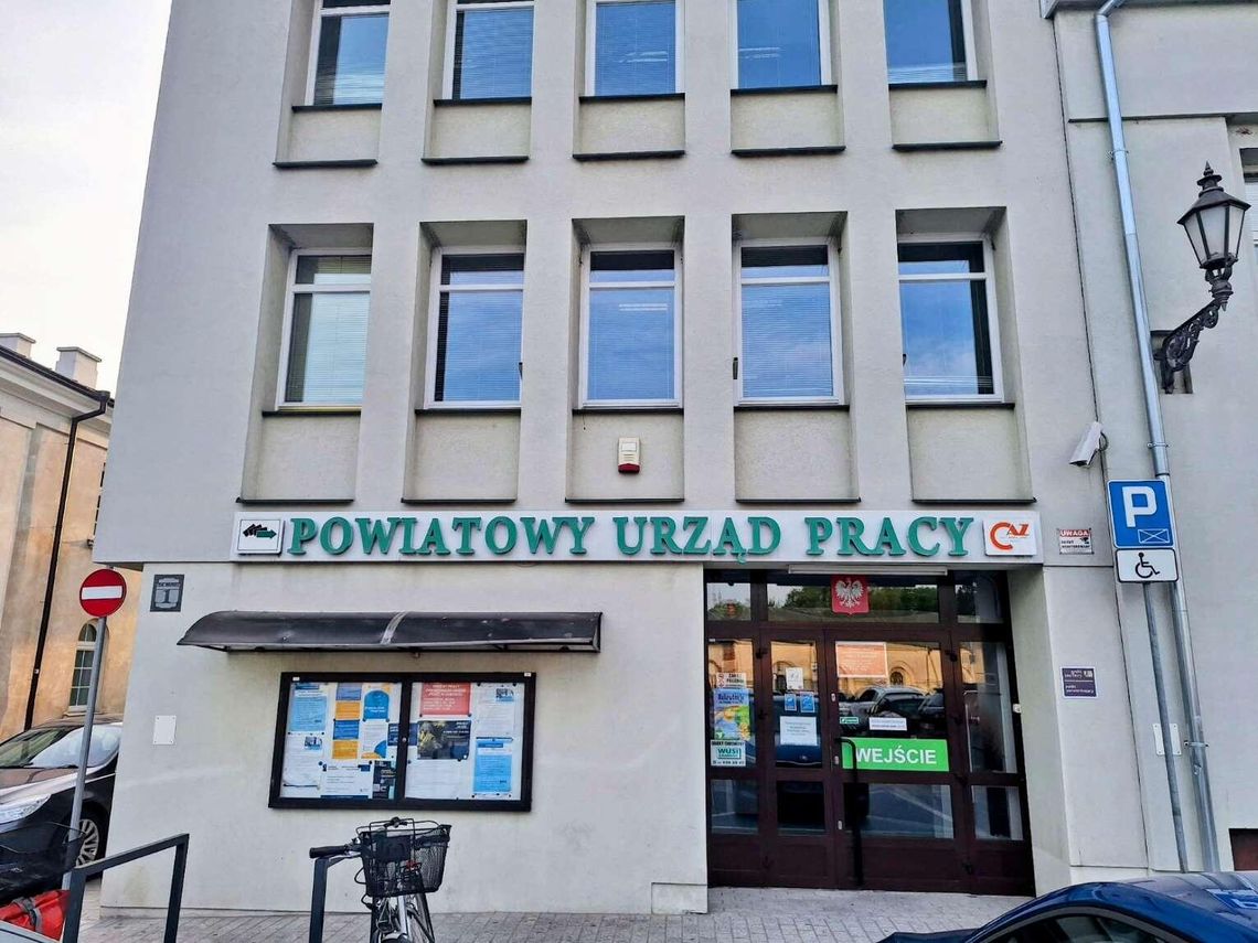Budynek Powiatowego Urzędu Pracy w Zamościu.