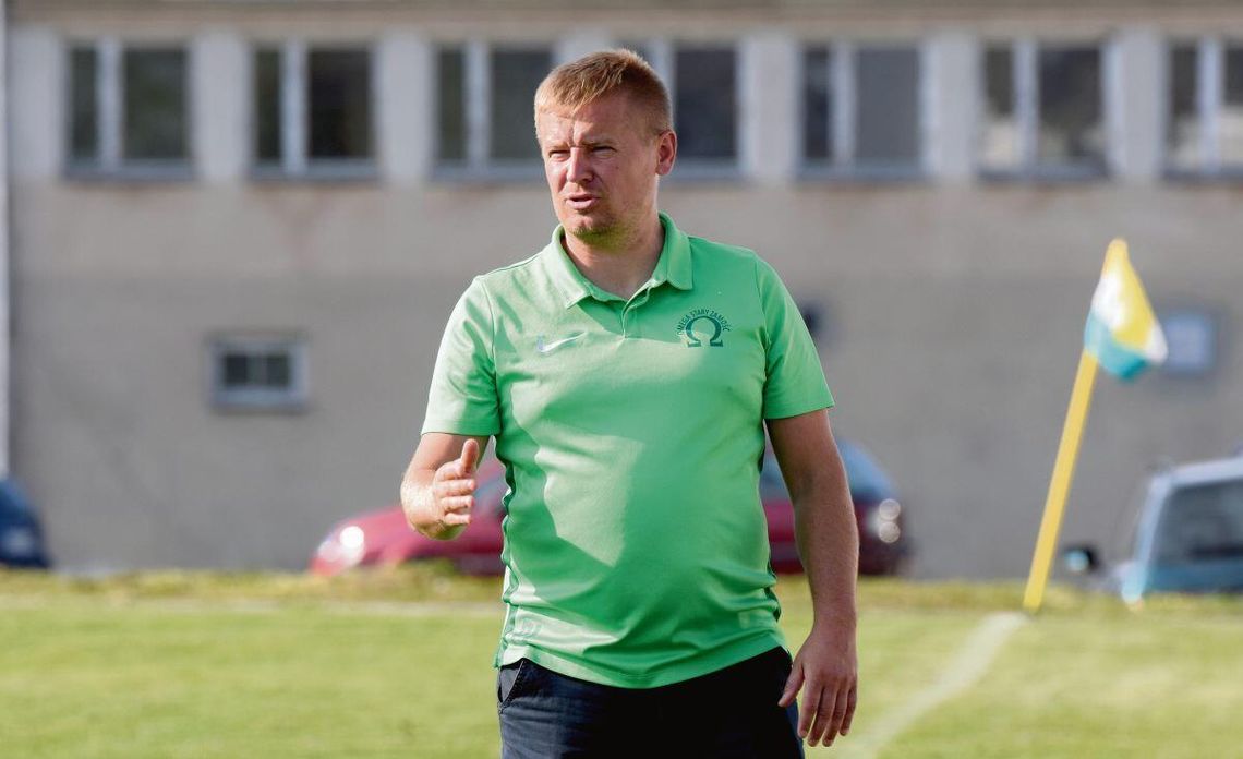 Omega Stary Zamość: bez zwycięstwa, tylko jeden remis i aż cztery porażki Na zdjęciu Paweł Lewandowski.