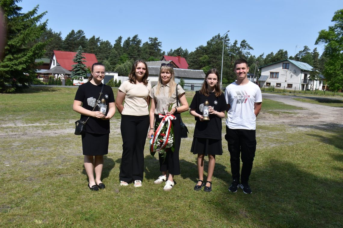 Osuchy: Młodzież uczciła pamięć bohaterów