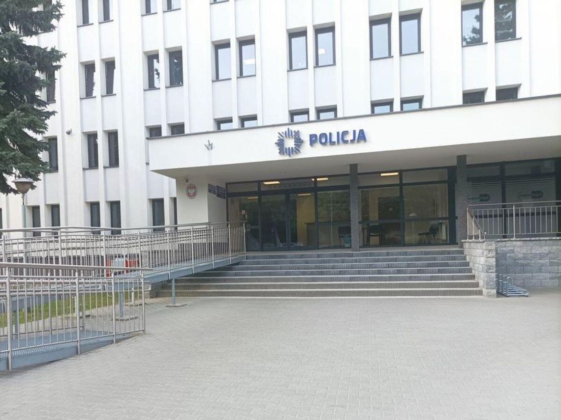 Rzecznik prasowy KMP Zamość przypomina, że funkcjonariusze Policji bądź innych służb nigdy nie proszą o przekazywanie pieniędzy ani dokonywanie przelewów bankowych.