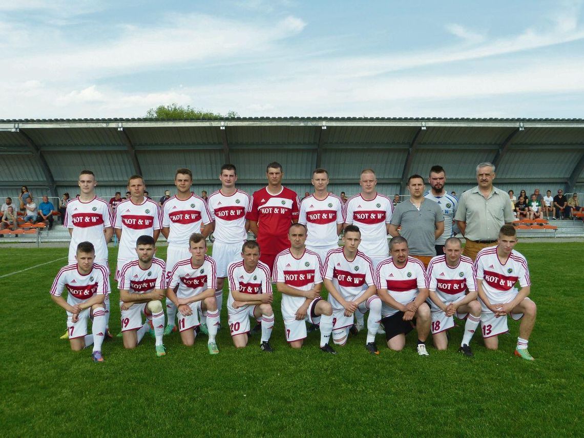 Kryształ Werbkowice przed meczem z Hetmanem Zamość w środę, 3 czerwca 2015 r. na stadionie w Werbkowicach.