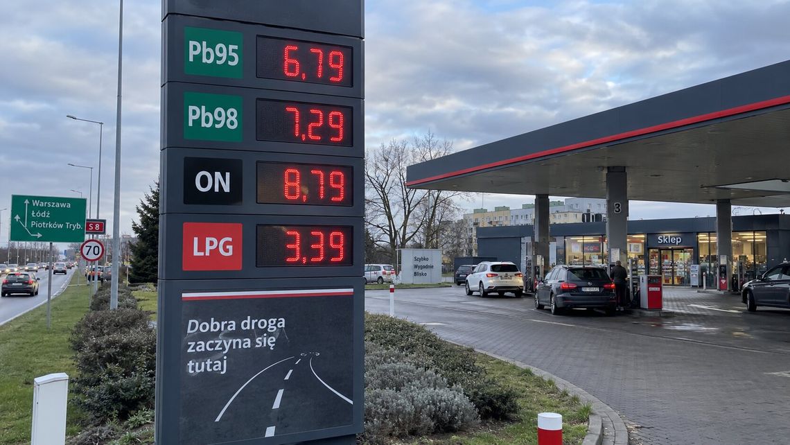50 litrów benzyny może kosztować w tym tygodniu nawet 399,50 zł, a diesla aż 443,50 zł.