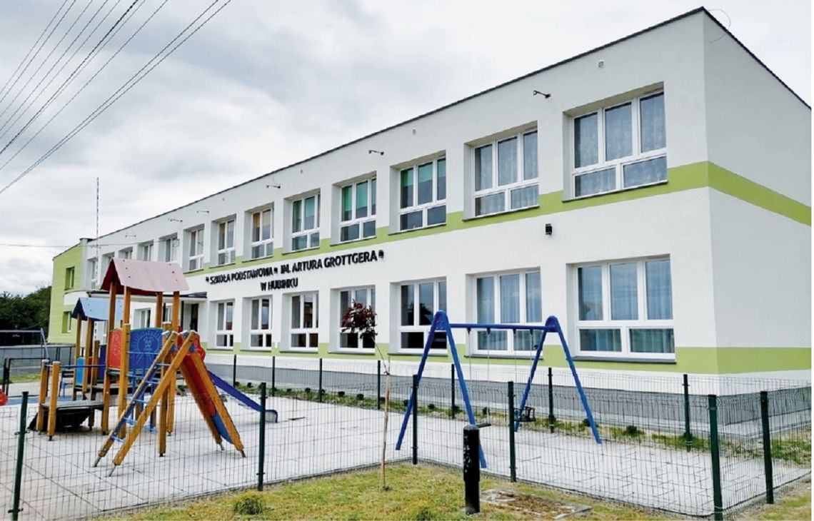 Na zdjęciu budynek szkoły w Hubinku po termomodernizacji.