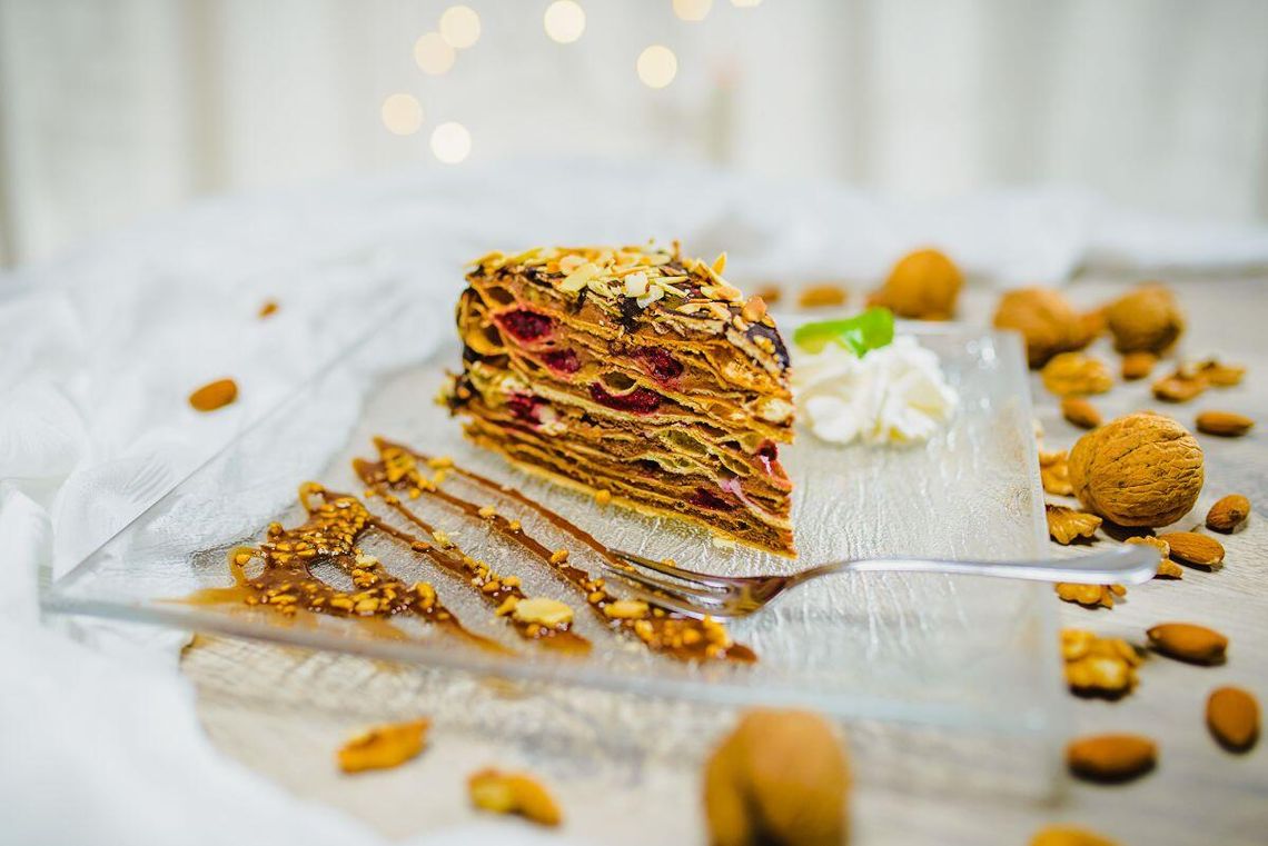 Łamaniec Hetmański – ciasto, które od lat zachwyca gości Bohemy – to słodki klasyk zamojskiej gastronomii.