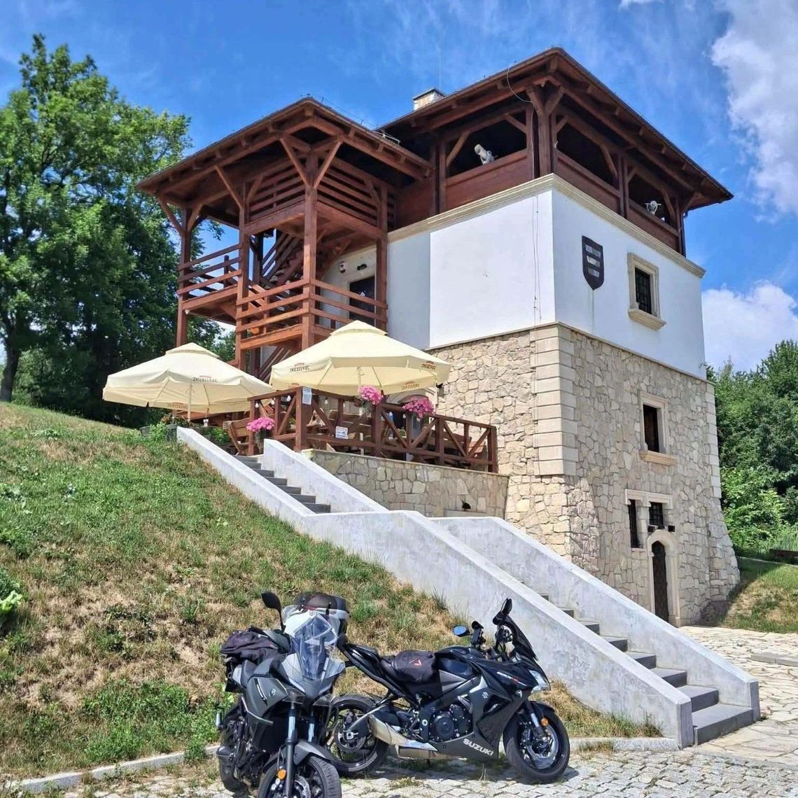 Kawiarnia na wzgórzu w Szczebrzeszynie