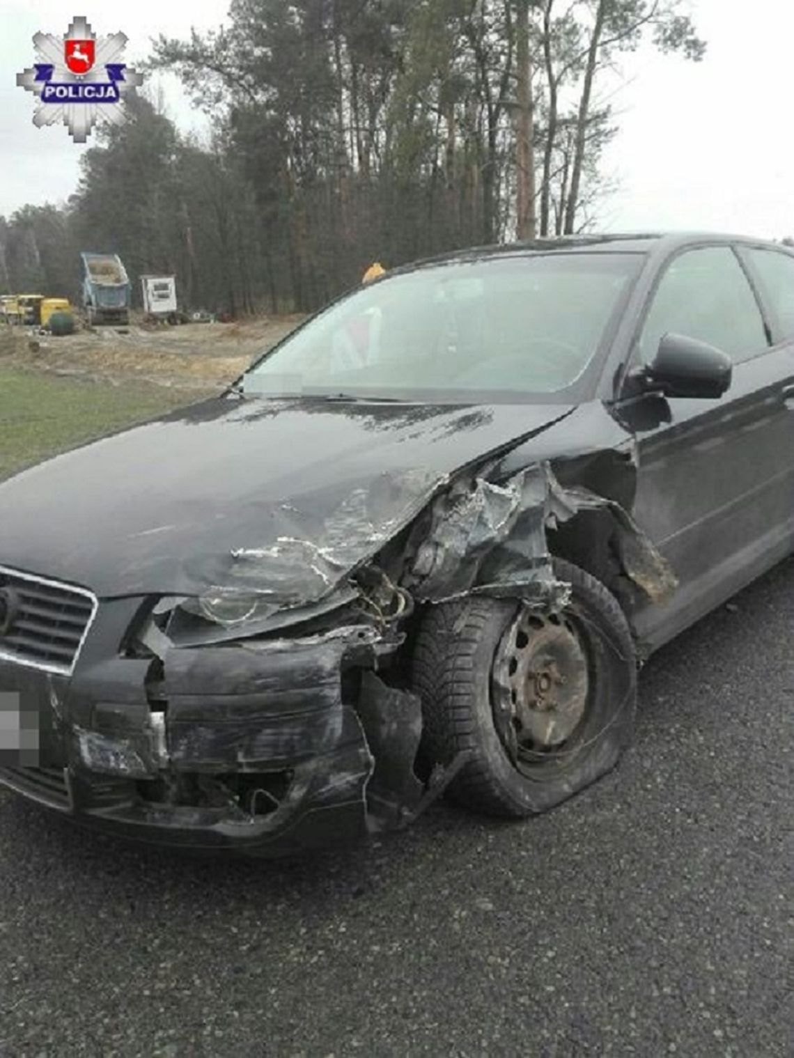 Pijany 32-latek z Zamościa wpakował się audi pod ciężarowego mercedesa