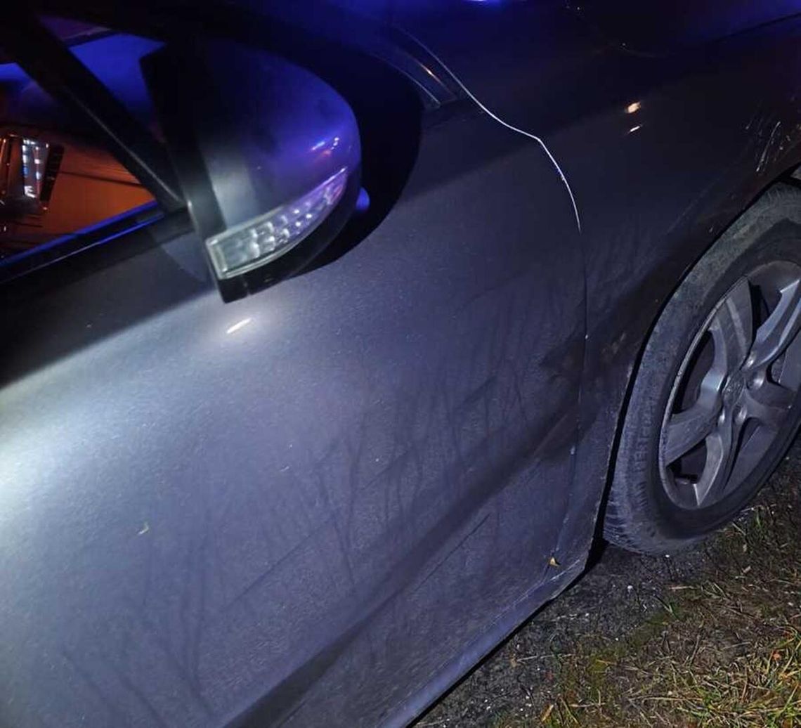 Niebezpieczna sytuacja na drodze krajowej nr 82, gdzie doszło do potrącenia 45-latka.