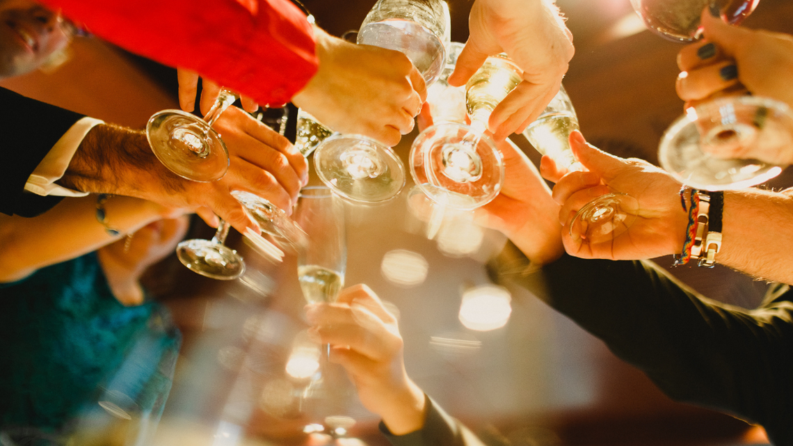 Pijemy coraz więcej. Jesteśmy w europejskiej czołówce Z danych wynika, że Europa pije mniej. Ale to dane uśrednione. Polska należy do tych krajów, które śrubują wynik spożycia.