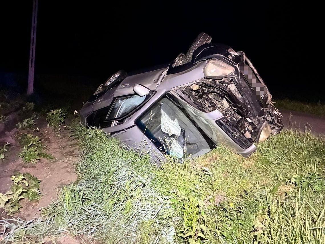 Pił cały dzień, a potem wsiadł do auta. Rozbił się w Kułakowicach, teraz grożą mu 3 lata więzienia Pił cały dzień, a potem wsiadł do auta. Rozbił się w Kułakowicach, teraz grożą mu 3 lata więzienia