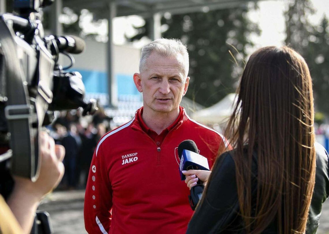 Gdy Ireneusz Zarczuk przybył w 2018 r. do Janowianki, miał za sobą 22 lata w Ładzie Biłgoraj – w roli piłkarza, szkoleniowca młodzieży, a z czasem także trenera pierwszego zespołu.