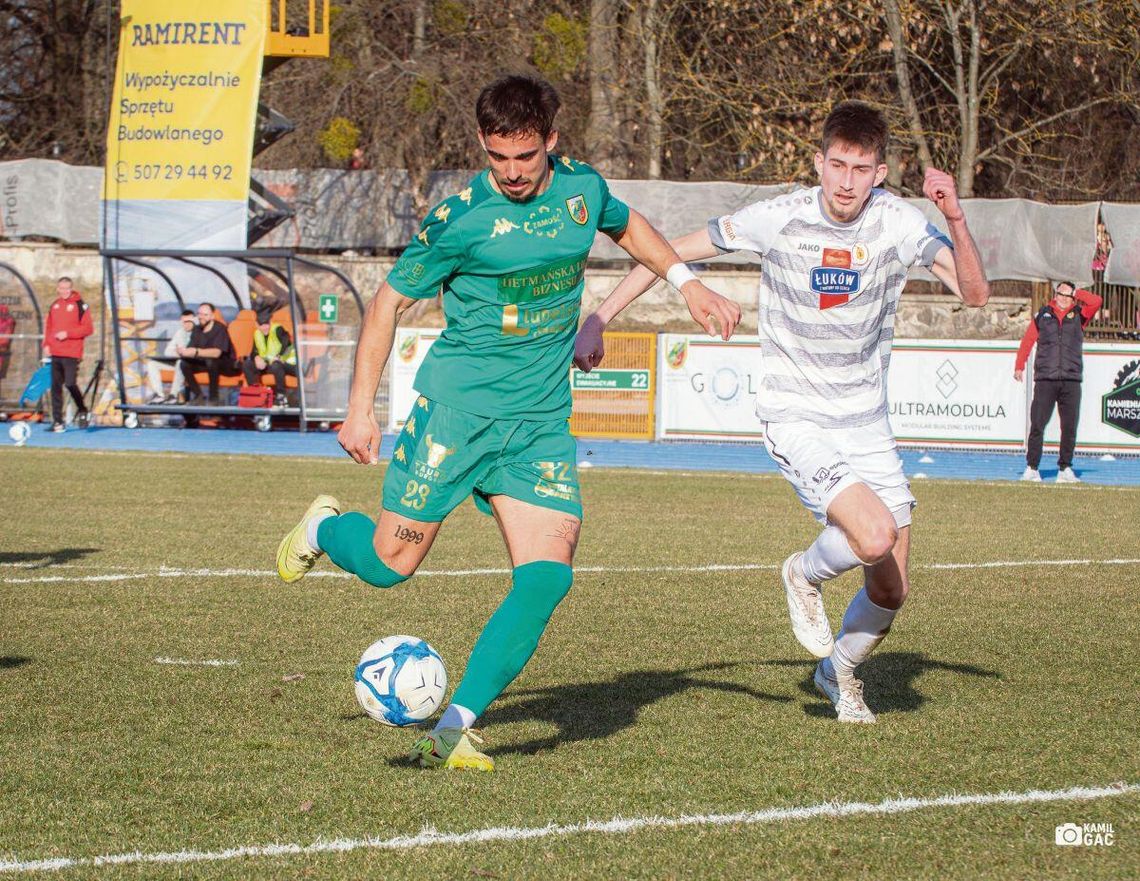 Nie powiodło się tylko Tanwi Majdan Stary. W niedzielę beniaminek przegrał na własnym stadionie ze Startem 1944 Krasnystaw 0:1 (0:0).