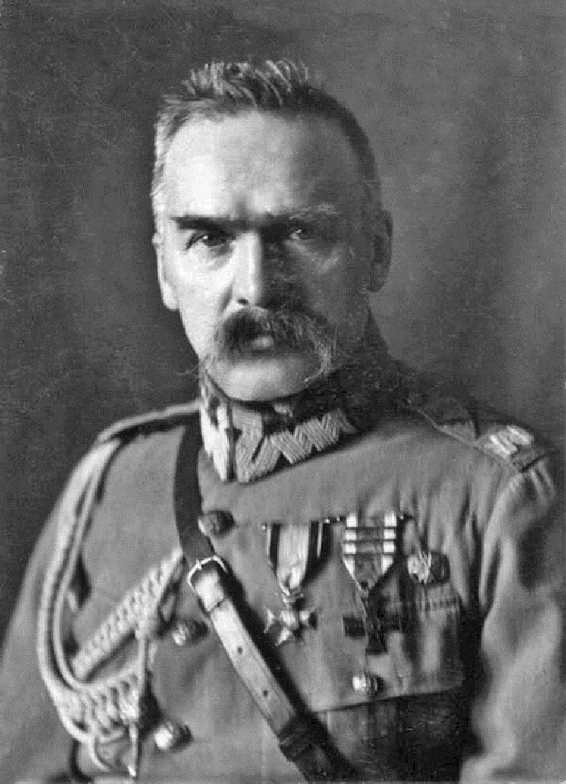 Piłsudski stanie na rynku w Józefowie