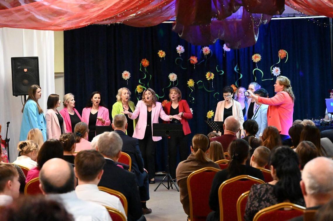 Płoskie świętowało z pompą. Sołecki Dzień Kobiet pełen wzruszeń i humoru