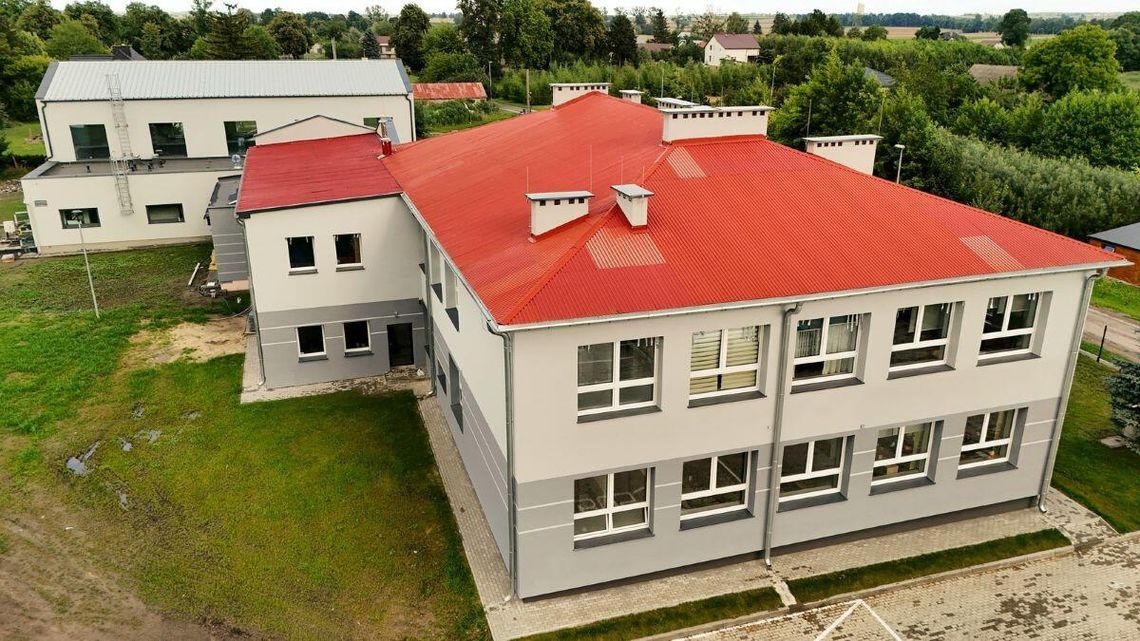 Zakończono tam kompleksową termomodernizację budynku szkoły w Teratynie.
