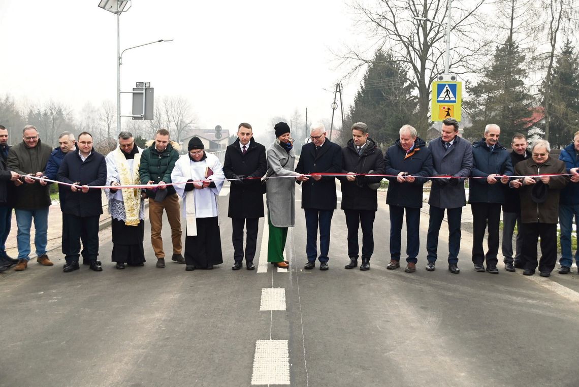 Przecięcie wstęgi w miejscowości Udrycze-Koniec.