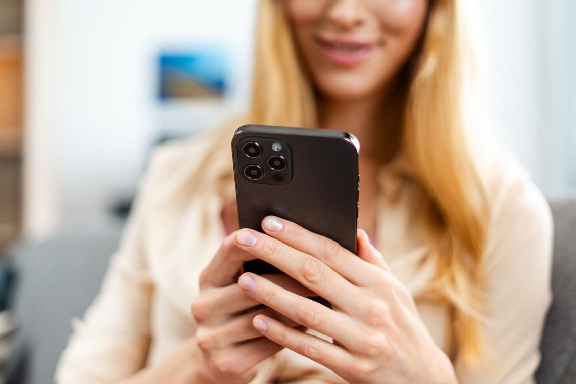 Podstawowe iPhone'y dostępne u autoryzowanego sprzedawcy Apple