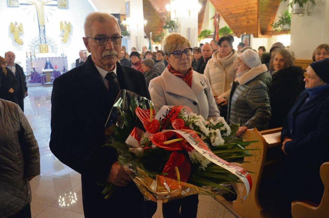 W Złojcu (gm. Nielisz) uczczono 7 grudnia 83. rocznicę wysiedleń na Zamojszczyźnie oraz 16-lecie nadania Szkole Podstawowej w Złojcu imienia Dzieci Zamojszczyzny.