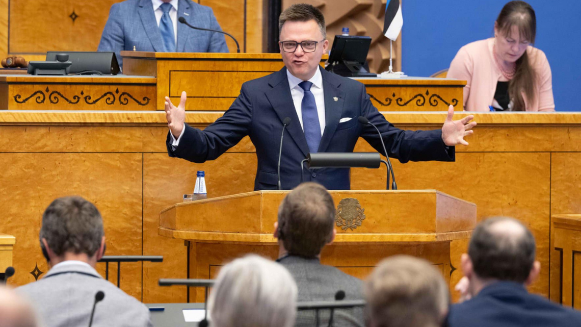 Polacy ostro ocenili Hołownię. Nie widzą dla niego miejsca w rządzie Uczestnicy tego sondażu wystawili Szymonowi Hołowni bardzo niską ocenę.