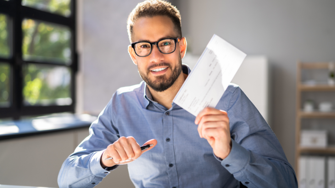 W 2025 r. w drugi próg podatkowy może wpaść około 10 proc. podatników, czyli około 2,5 mln osób.