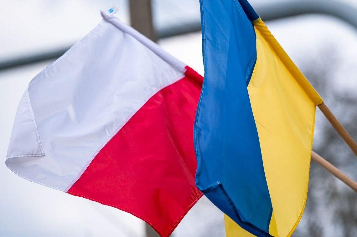 Polacy: Ukraińcy powinni już radzić sobie sami [SONDAŻ]