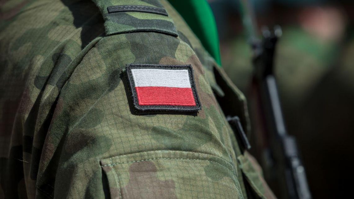 Polacy za obowiązkowym szkoleniem wojskowym. Kto ma bronić granic? Większość Polaków uważa, że kraju powinna bronić armia zawodowa.
