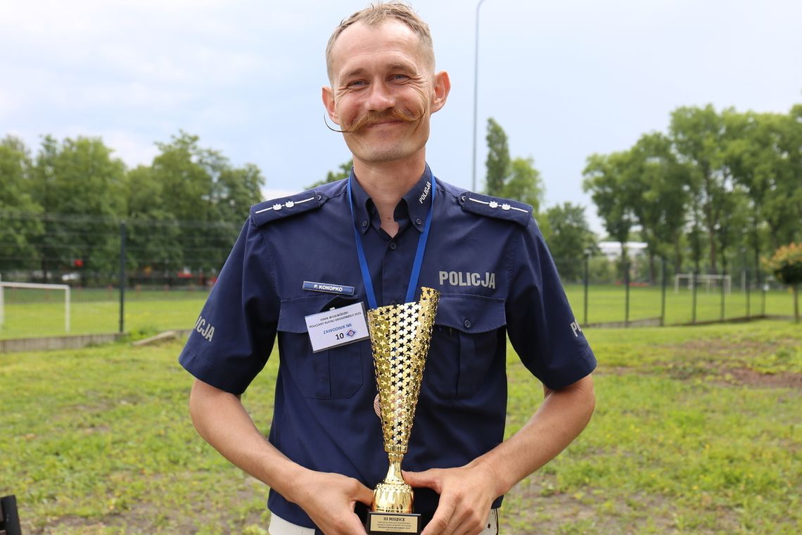 Aspirant Piotr Konopko z Komendy Powiatowej Policji w Hrubieszowie zajął trzecie miejsce w tegorocznych wojewódzkich eliminacjach Konkursu „Policjant Ruchu Drogowego”.