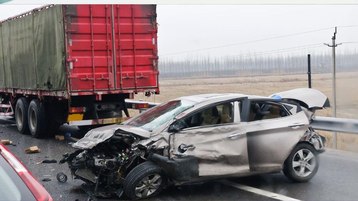 Polska zaskoczyła Europę. Chodzi o wypadki drogowe W ciągu kilku lat zanotowaliśmy ogromny spadek liczby zabitych na drogach.