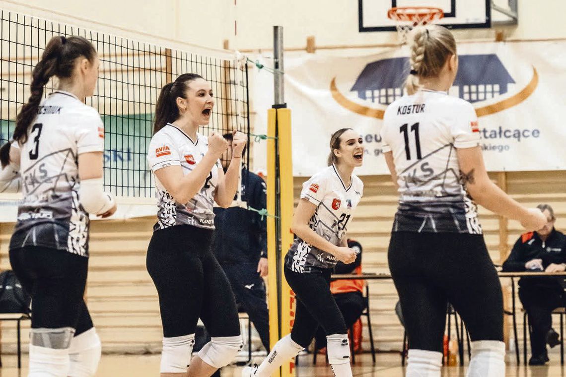 Siatkarki Tomasovii Tomaszów Lubelski wygrały w trzech setach z AZS UMCS Lublin.