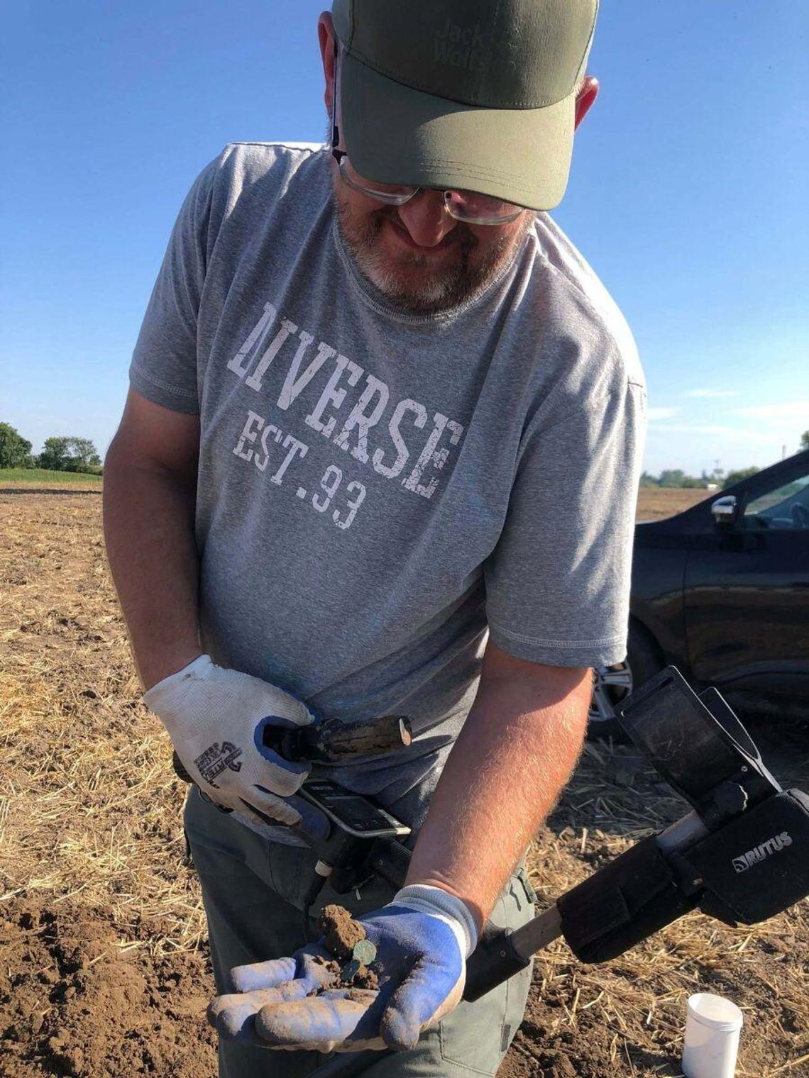 Skarb ze Świerszczowa waży około 4,7 kg i liczy od 4,5 do 5 tysięcy monet.