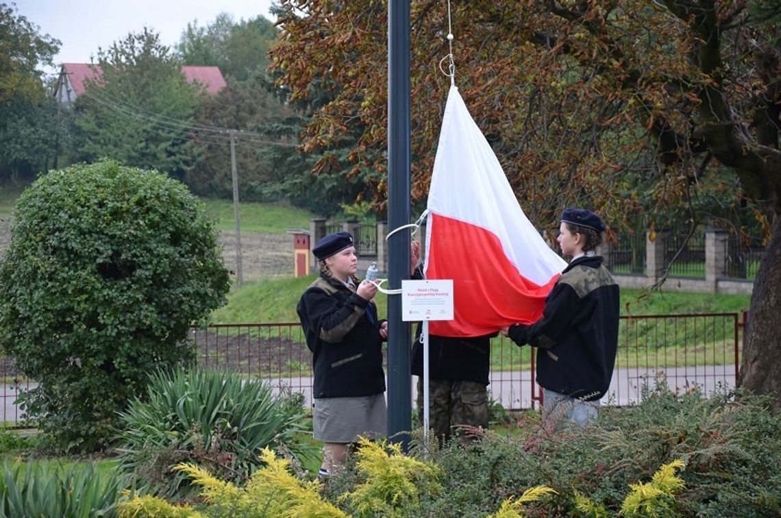 Powiat tomaszowski: Gminy montują „wygrane” maszty