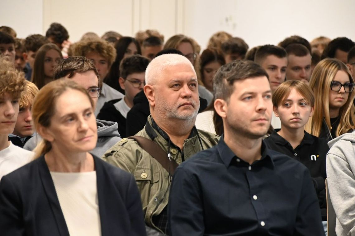 Powiat Zamojski uczcił Dzień Edukacji Narodowej. Nauczyciele ze Zwierzyńca i Zamościa z nagrodami starosty Powiat Zamojski uczcił Dzień Edukacji Narodowej. Nauczyciele ze Zwierzyńca i Zamościa z nagrodami starosty