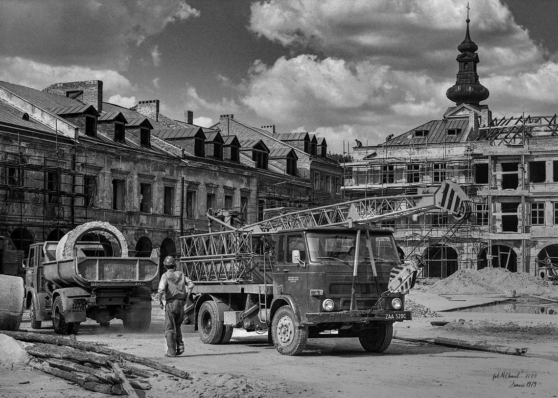 „Powroty” to wystawa pokazująca, jak wyglądał Zamość w latach 70. ubiegłego wieku.